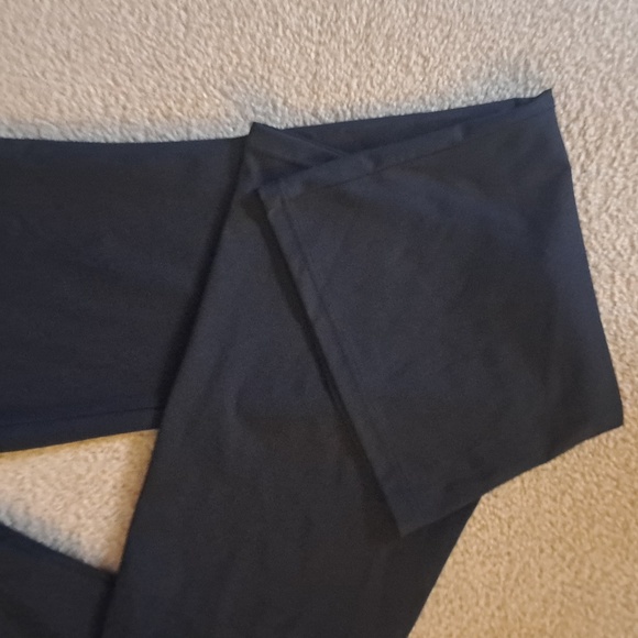 XLARGE (PETITE)    HALARA HALOTEK AIR FLARE CASUAL PANT - Picture 7 of 10